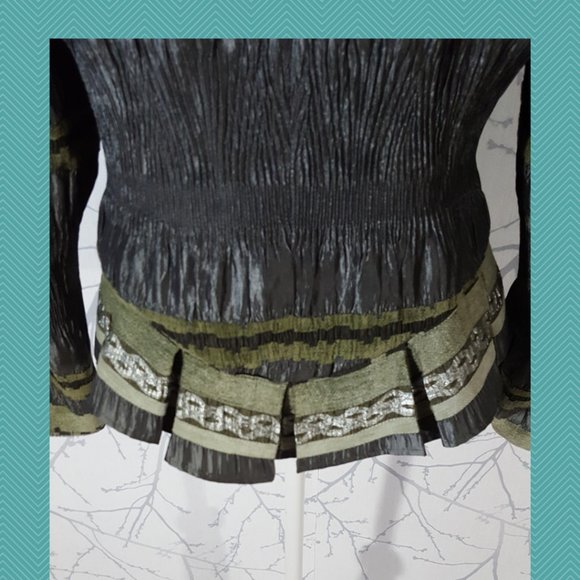 Uptown Girl Metallic Gray & Green Eclectic Striped Crinkle Button Front Blazer - Picture 5 of 6